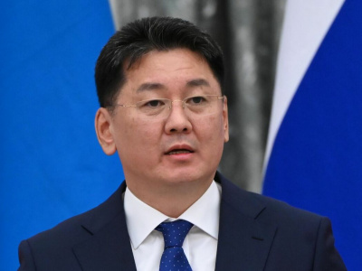 Президент Монголии Ухнаагийн Хурэлсух отправил посылку группе "Любэ"
